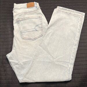 American Eagle stretched highest, rise, baggy, straight jeans, Light Blue Jeans